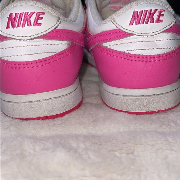 Nike Dunk Kids Sneakers in Pink and White - Picture 4 of 9
